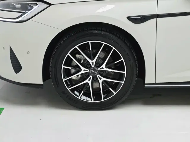 BYD Seal 07 DM-i — Фото автомобиля 8