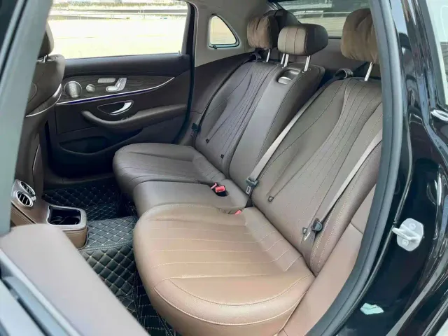 Mercedes-Benz E-Class — Фото автомобиля 10