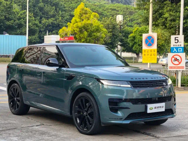 Land Rover Range Rover Sport — Фото автомобиля 3