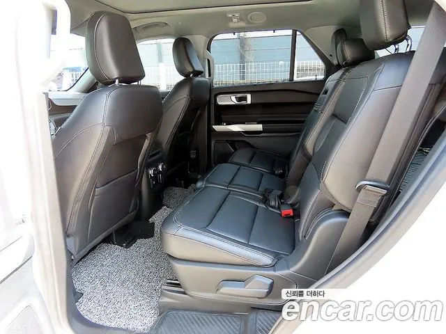 Ford Explorer — Фото автомобиля 6