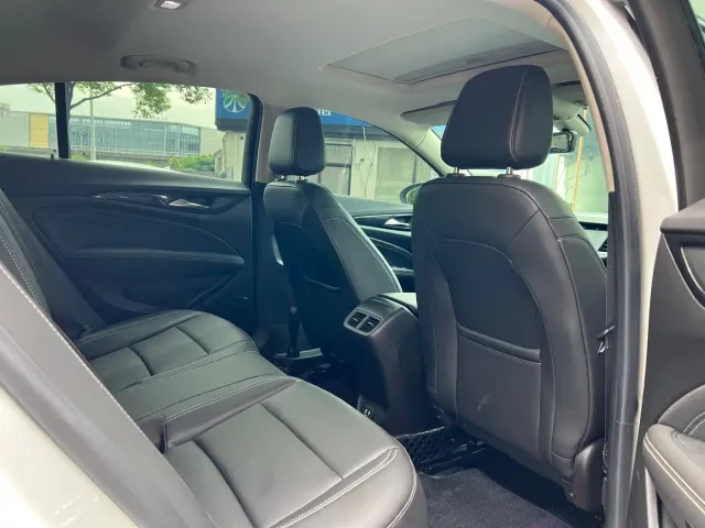 Buick Regal — Фото автомобиля 8