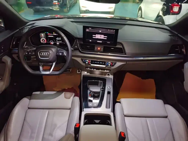 Audi Q5L — Фото автомобиля 9
