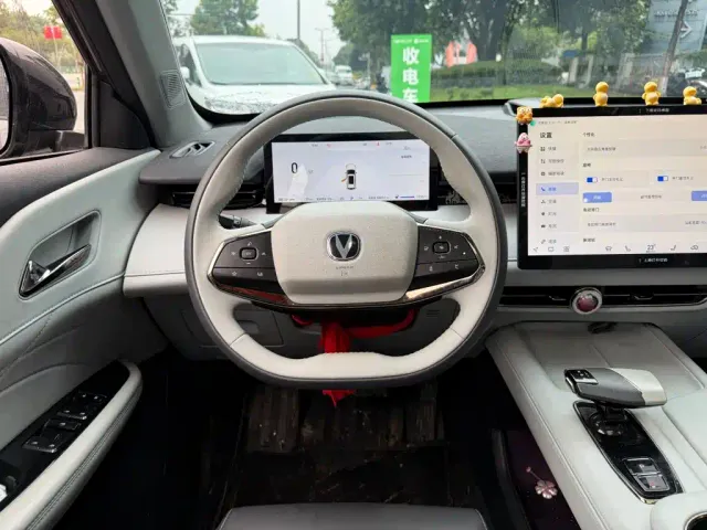 Changan Changan UNI-Z New Energy 2024 Blue Whale Smart Electric iDD 125km Excellence Model — Фото автомобиля 14