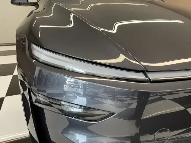 Tesla Model Y — Фото автомобиля 9