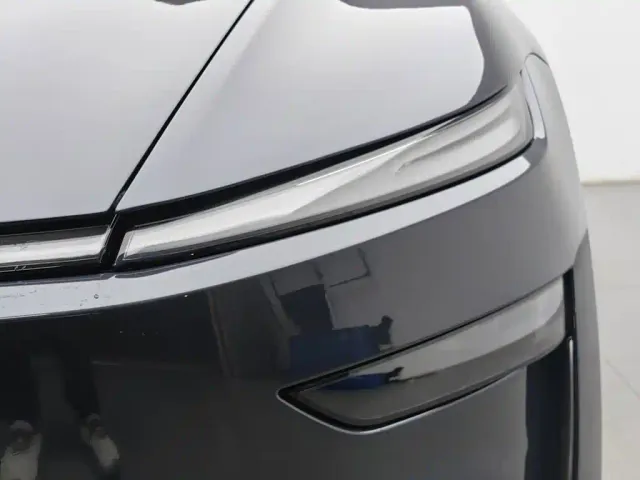 Tesla Model Y — Фото автомобиля 7