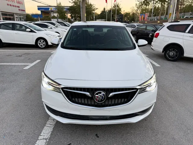 Buick Excelle — Фото автомобиля 2