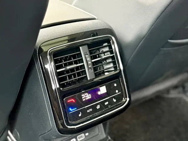 Volkswagen Passat — Фото автомобиля 9
