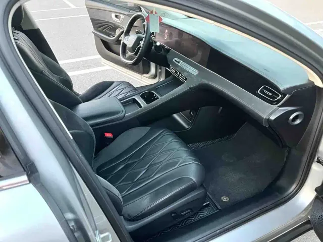 Roewe D7 — Фото автомобиля 8