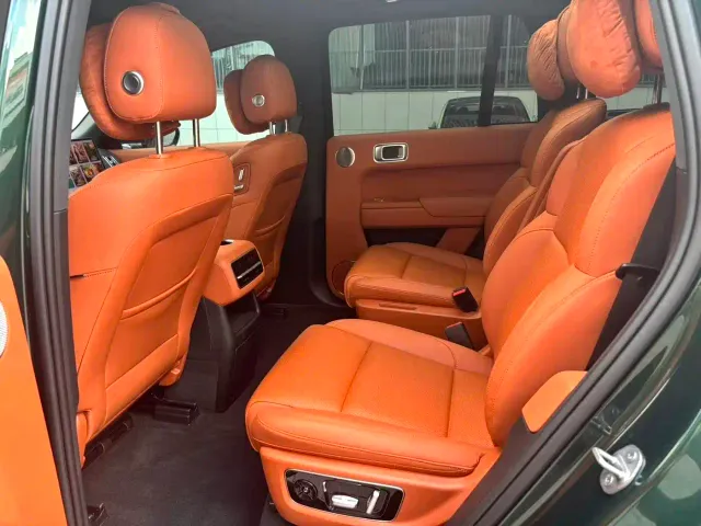 Li Auto L8 — Фото автомобиля 5