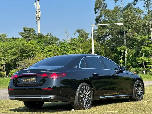 Mercedes-Benz E-Class — Фото автомобиля 6