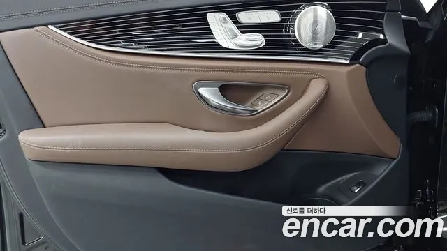 Mercedes-Benz E-Class — Фото автомобиля 15