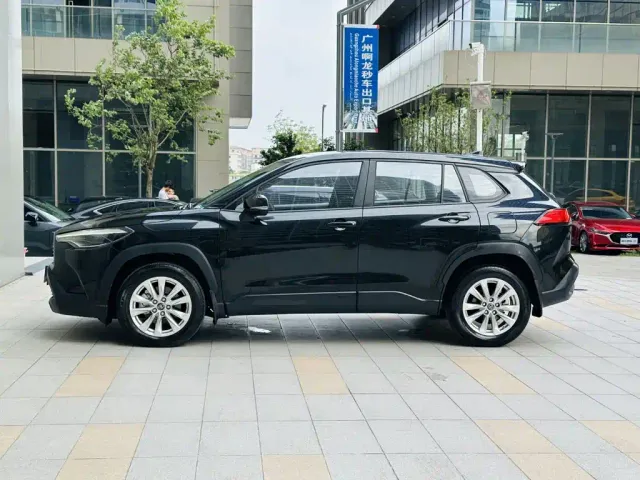 Toyota Corolla Cross — Фото автомобиля 4