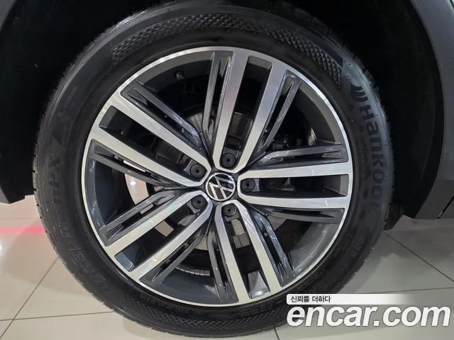 Volkswagen Tiguan — Фото автомобиля 16