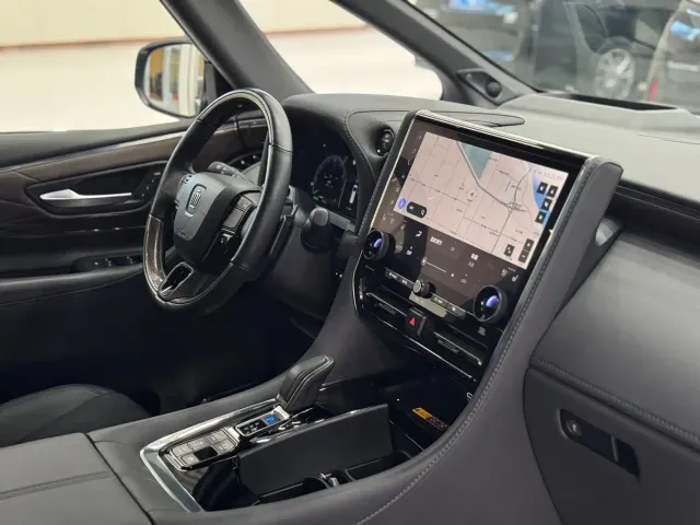 Toyota Vellfire — Фото автомобиля 9