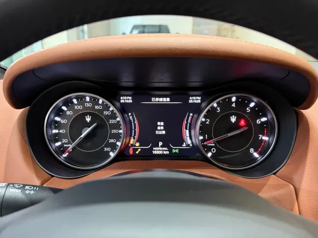 Maserati Ghibli — Фото автомобиля 9