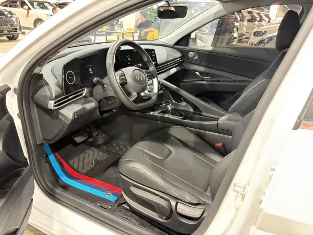 Hyundai Elantra 2023 1.5L CVT GLX Elite Edition — Фото автомобиля 9