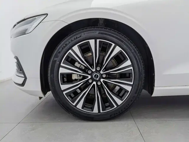 Volvo S60 — Фото автомобиля 17