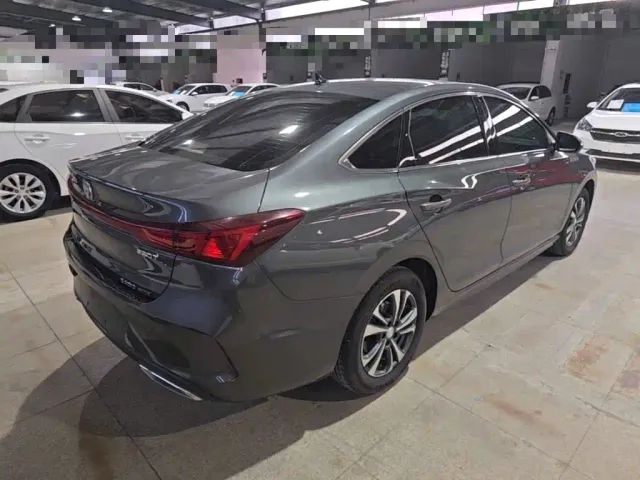 Changan Eado — Фото автомобиля 6