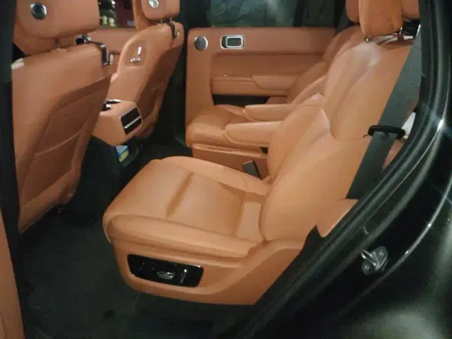 Li Auto Li L8 2023 Pro — Фото автомобиля 11
