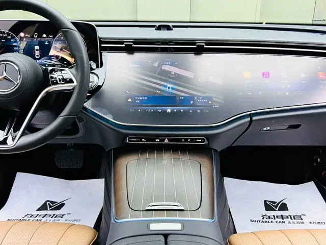 Mercedes-Benz E-Class — Фото автомобиля 12