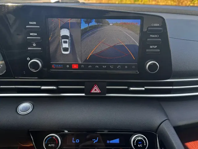 Hyundai Elantra — Фото автомобиля 10