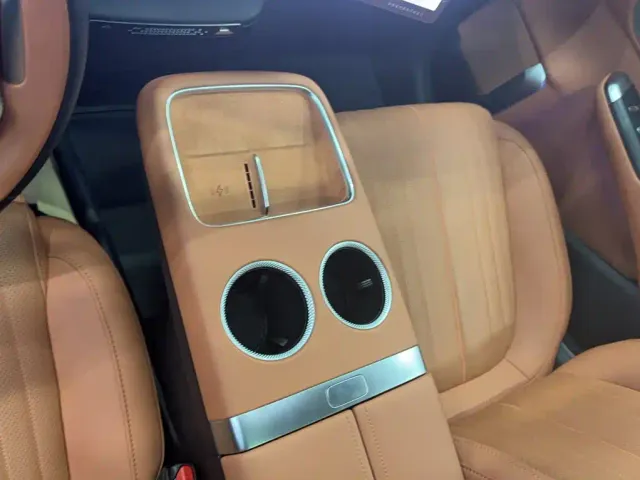 Changan Qiyuan E07 — Фото автомобиля 7