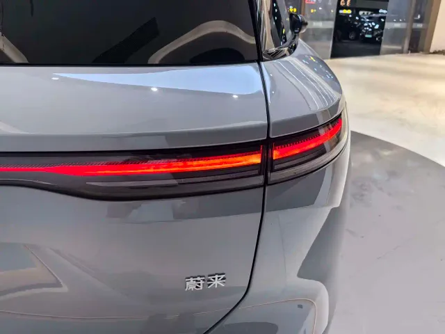 Nio ES8 — Фото автомобиля 21