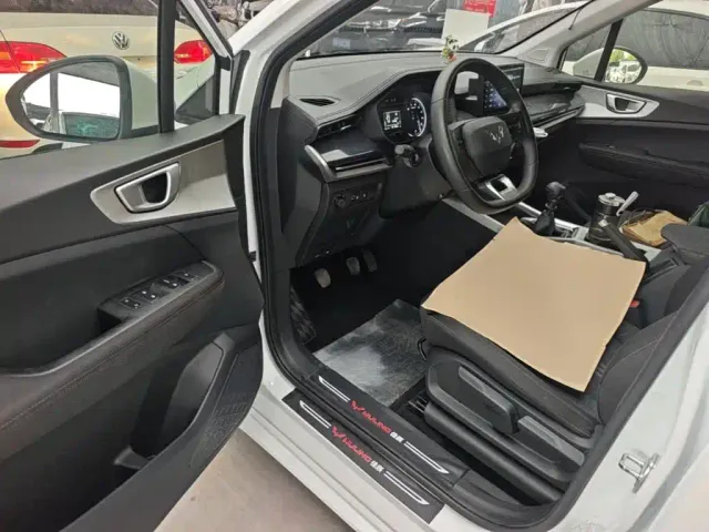 Wuling Jiachen — Фото автомобиля 15
