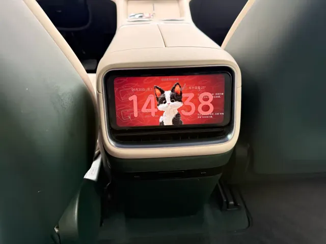 Xiaomi YU7 — Фото автомобиля 12