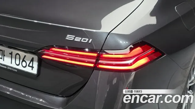 BMW 5-Series — Фото автомобиля 17