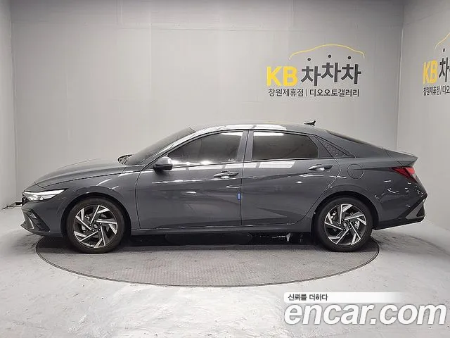 Hyundai Avante CN7 — Фото автомобиля 8