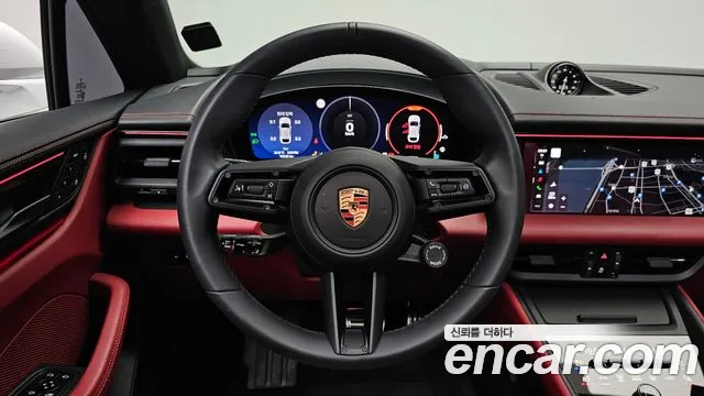 Porsche Macan — Фото автомобиля 12