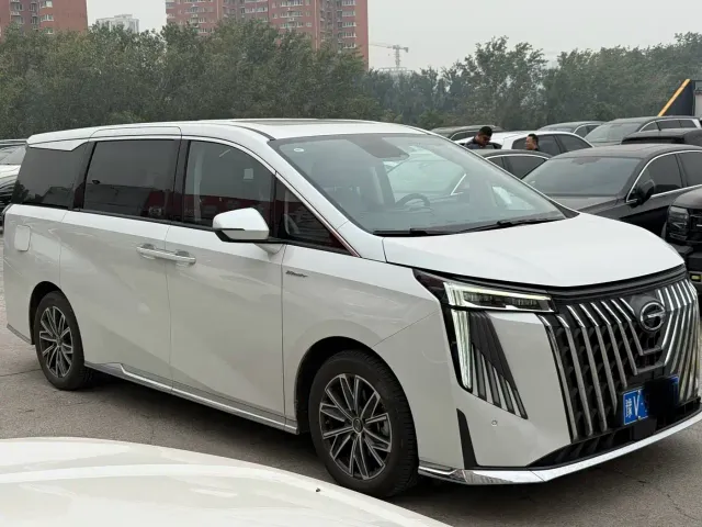 GAC Trumpchi M8 — Фото автомобиля 3