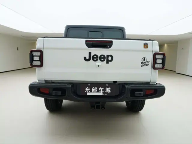 Jeep Gladiator 2022 3.6L Pioneer Edition — Фото автомобиля 4