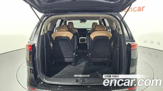 Kia Canival — Фото автомобиля 19