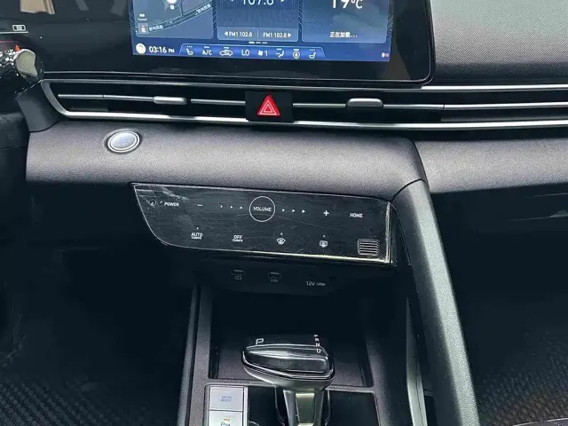 Hyundai Elantra — Фото автомобиля 10