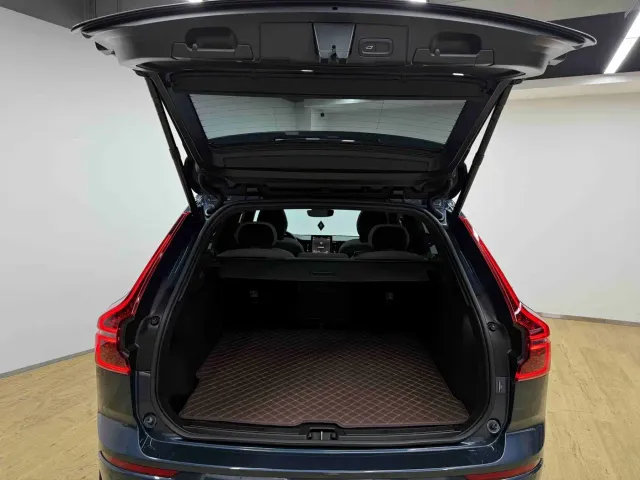 Volvo XC60 — Фото автомобиля 29