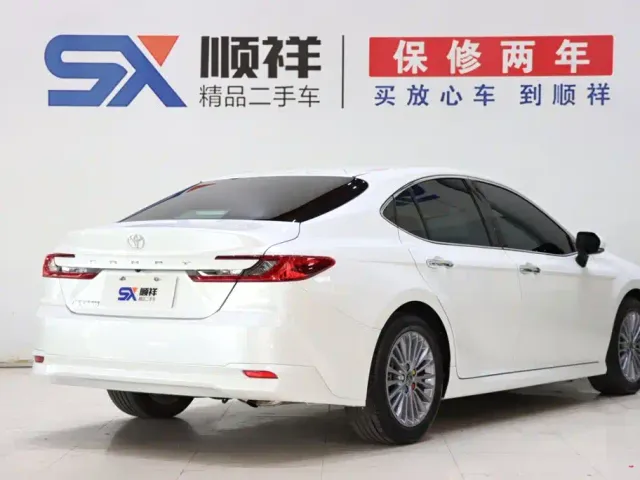 Toyota Camry — Фото автомобиля 4