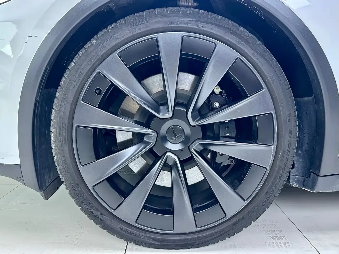 Tesla Model X 2023 Dual Motor All-Wheel Drive Edition — Фото автомобиля 13