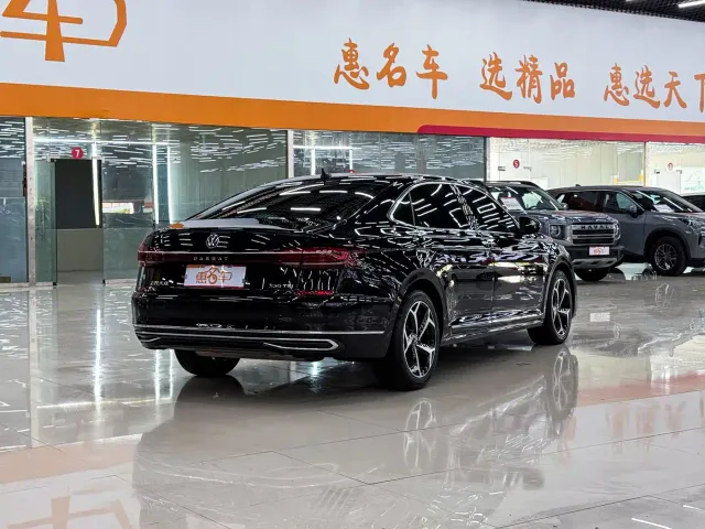 Volkswagen Passat — Фото автомобиля 25