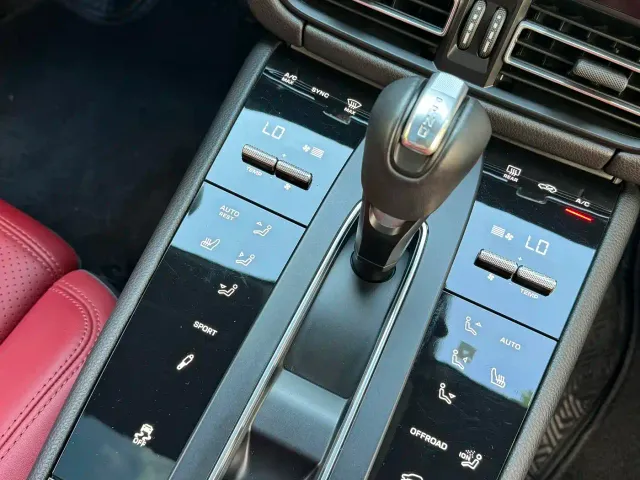 Porsche Macan — Фото автомобиля 11