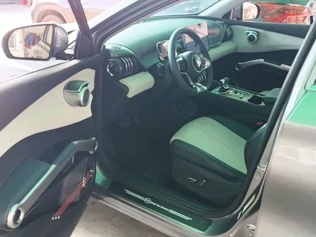 BYD Yuan PLUS — Фото автомобиля 15