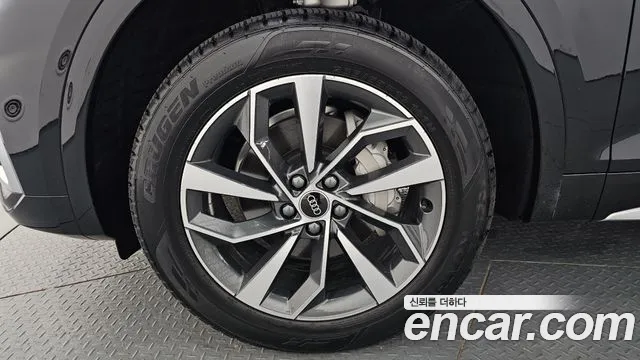 Audi Q5 45 TFSI quattro — Фото автомобиля 5