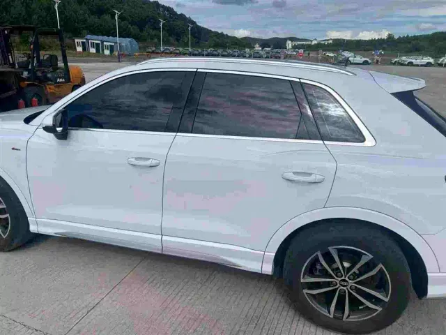 Audi Q3 — Фото автомобиля 11