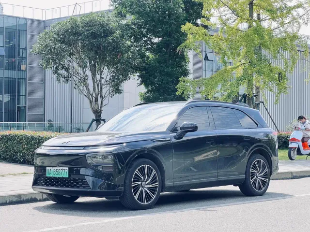 Xpeng G9 — Фото автомобиля 5