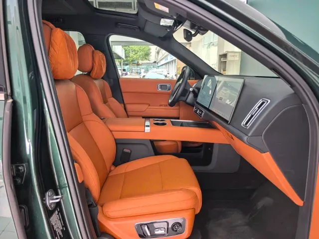 Li Auto L9 — Фото автомобиля 15