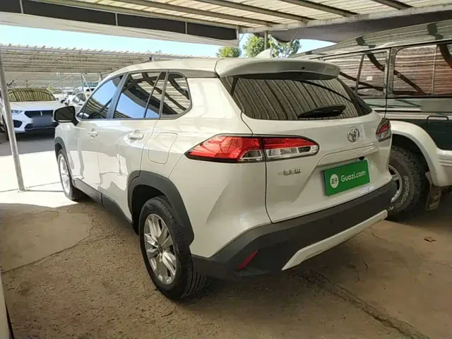 Toyota Corolla Cross — Фото автомобиля 4