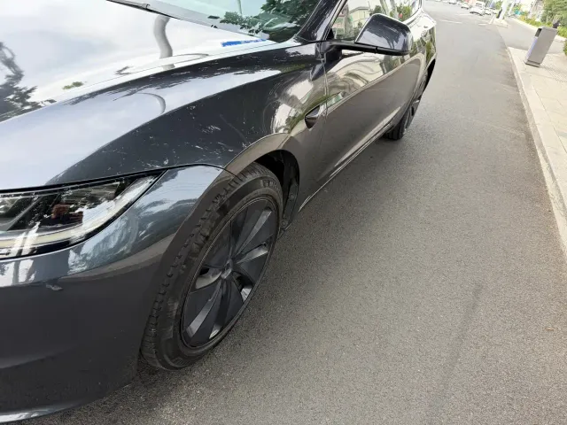 Tesla Model 3 — Фото автомобиля 3