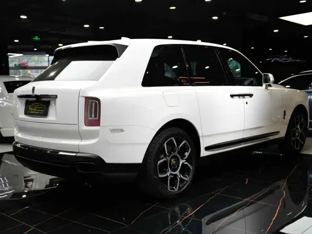 Rolls-Royce Cullinan — Фото автомобиля 15