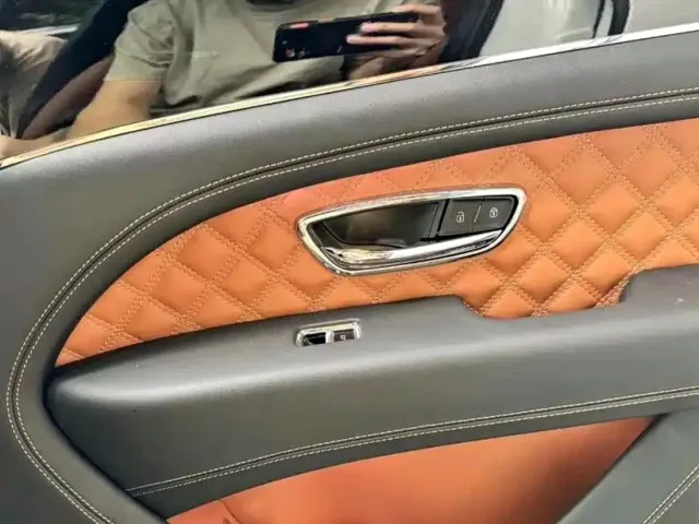 Bentley Bentayga Hybrid — Фото автомобиля 8